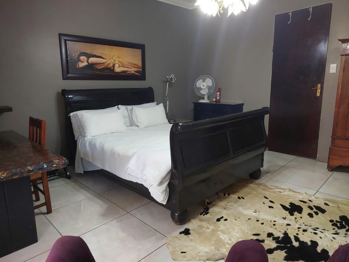 Others 4, Garrett B&B, City of Tshwane