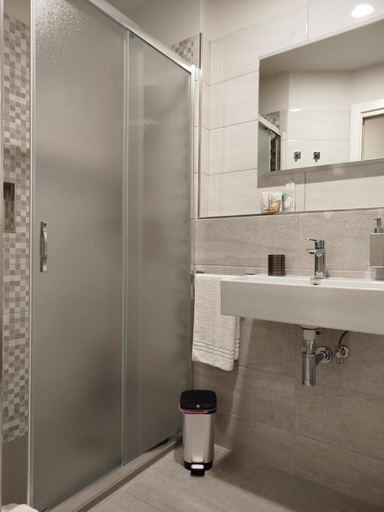 Bathroom 4