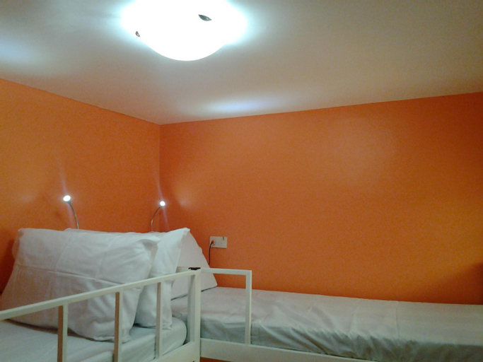 Bedroom 25