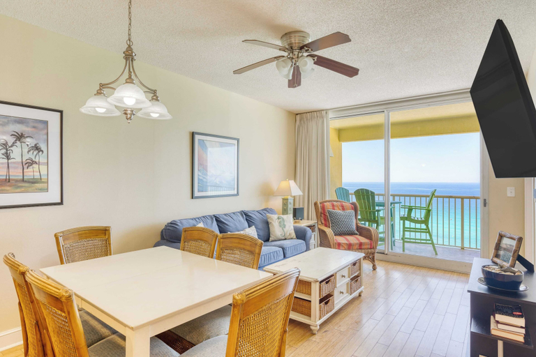 Others 5, Sea Spray by Avantstay Beachfront Condo, Bay