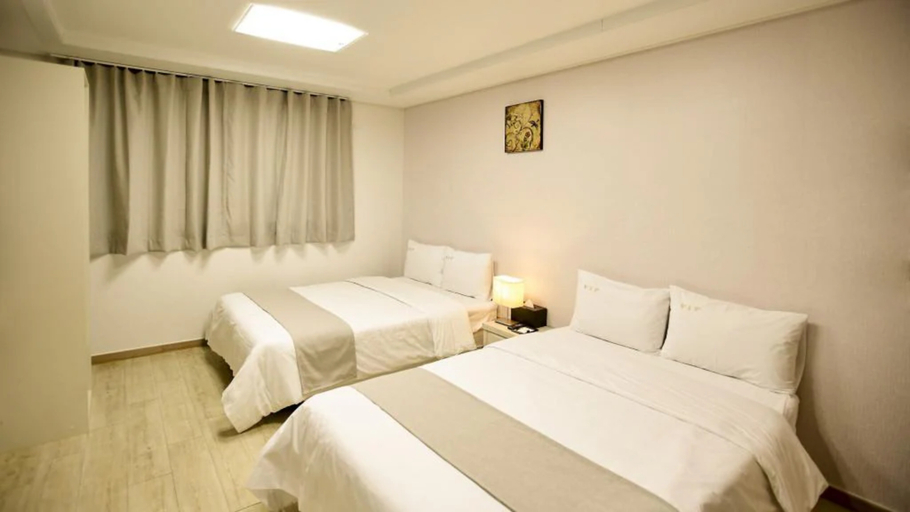 Bedroom 3, greet Chartres Est, Eure-et-Loir