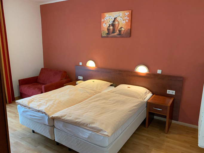Bedroom 4, Hotel Restaurant zur Post, Wuppertal