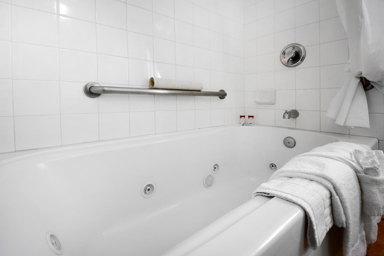 Bathroom 4, Town House Motel – Historic Old Town Eureka, Humboldt