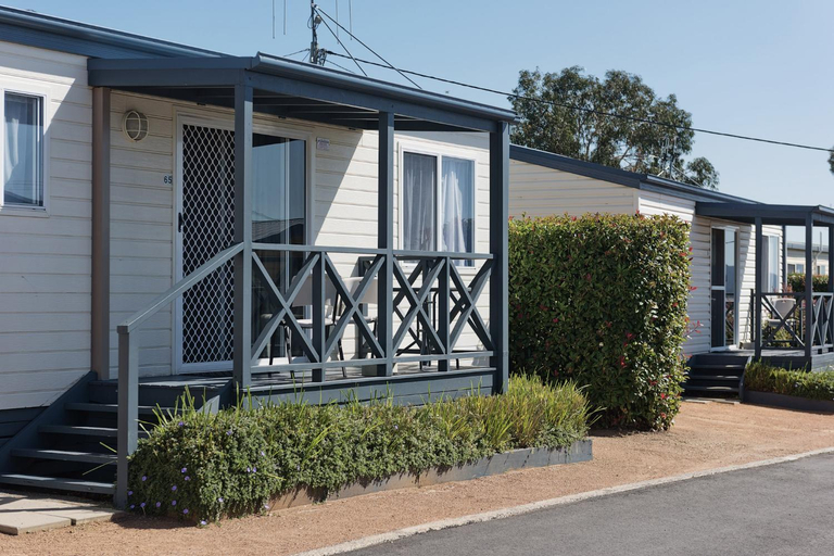 Exterior 14