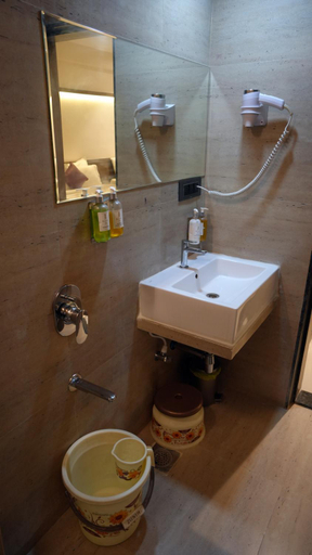 Bathroom 4, Jivanta Hotel [Shirdi], Ahmadnagar