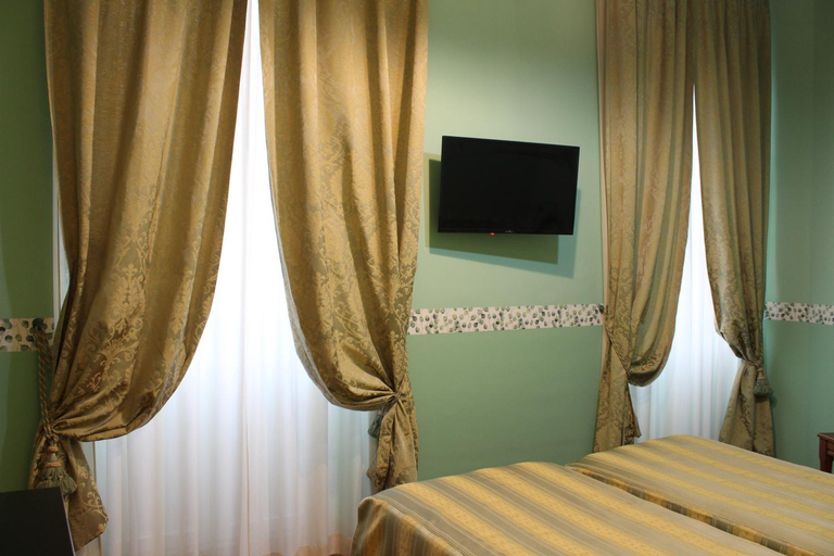 Bedroom 3, Hotel Belle Epoque, Imperia