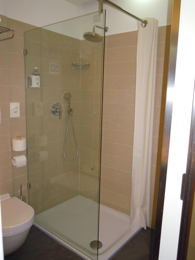 Bathroom 5, Beach Hotel Du Lac Malcesine, Verona