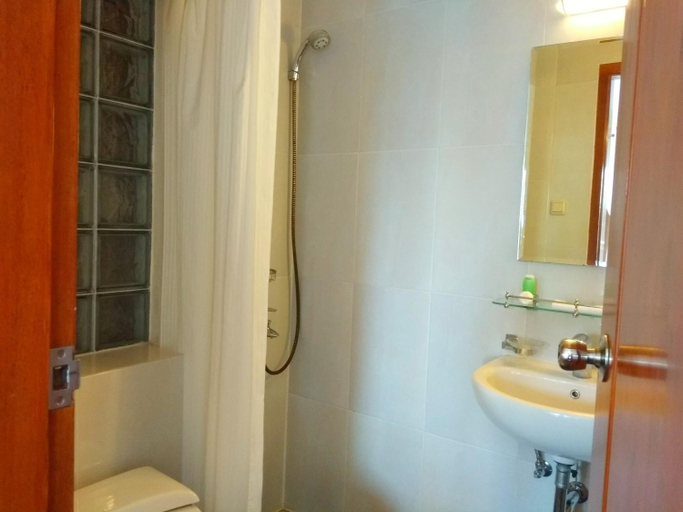 Bathroom 4, Jos and Hanny Homestay, Malang