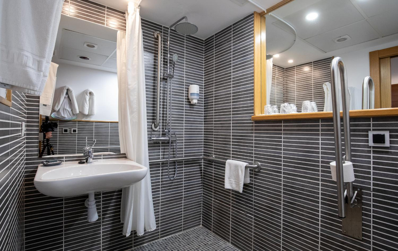 Bathroom 4, Hospederia Seminario Conciliar de San Julian, Cuenca