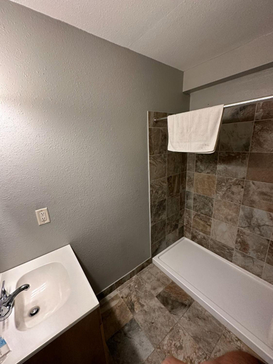Bathroom, BUDGET MOTEL, Vermilion