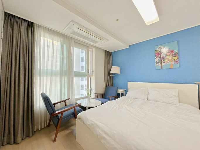 Bedroom 3, B2 #STUDIO # Pet-Friendly # Cooking Facilities # City View # Netflix, Haeundae