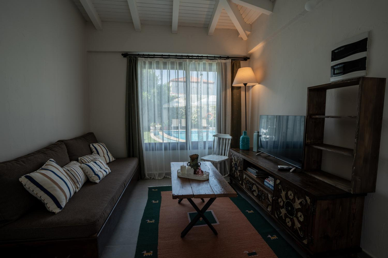 Others 5, Sedirli Ev, Çeşme