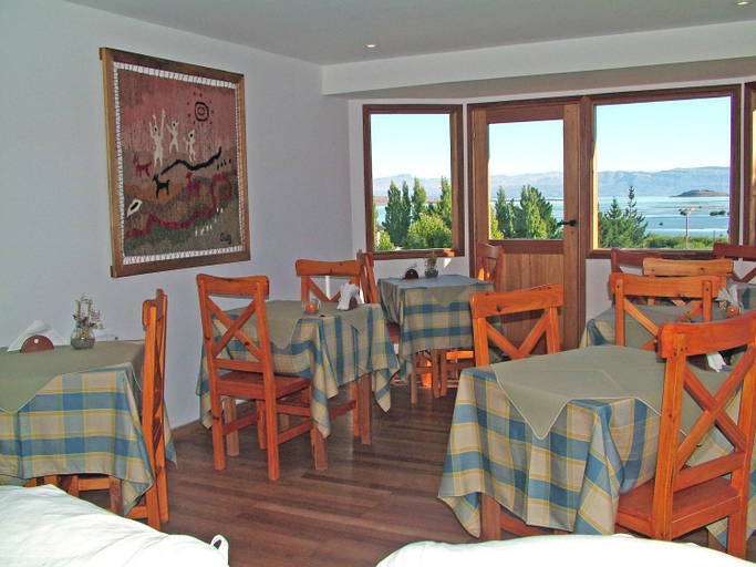 Food & Drinks 3, Posada Karut Josh, Lago Argentino