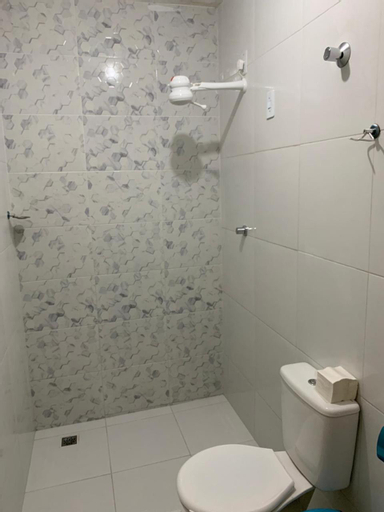 Bathroom 12