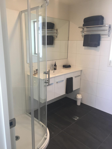 Bathroom 4, Rolleston Highway Motel, Selwyn