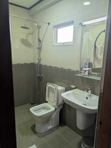 Bathroom 3, GG Lodge, Weligama