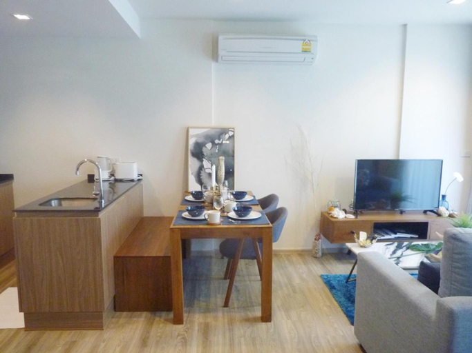 Dining Room 11