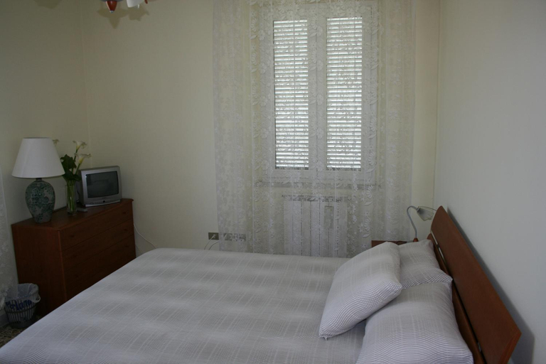 Others 3, Bed and Breakfast Elisa, Latina