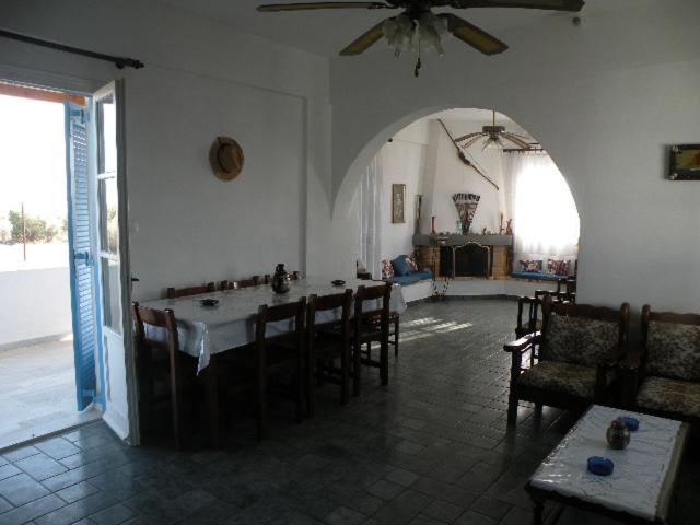 Food & Drinks 5, Remvi Studios, South Aegean