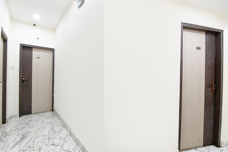 Public Area 2, Via SR Royale, Kolkata