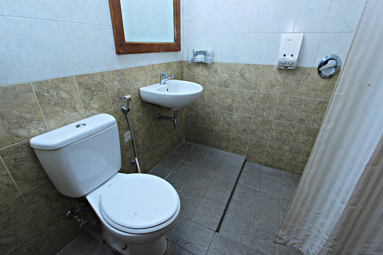 Bathroom 12