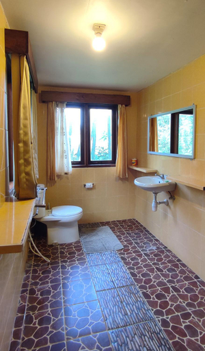 Bathroom 5, Bara Beach Bungalows, Bulukumba