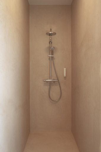Bathroom 22