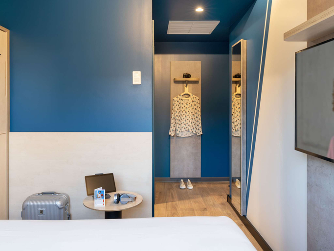 Bathroom 4, ibis budget Valencia Centro Puerto, Valencia