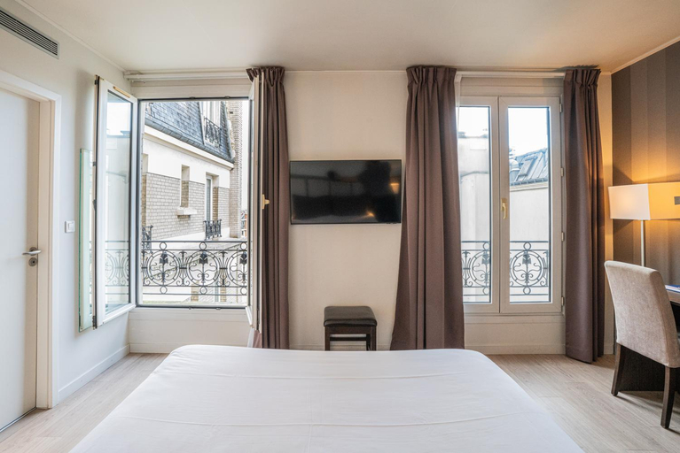 Bedroom, Hotel de Flore, Paris