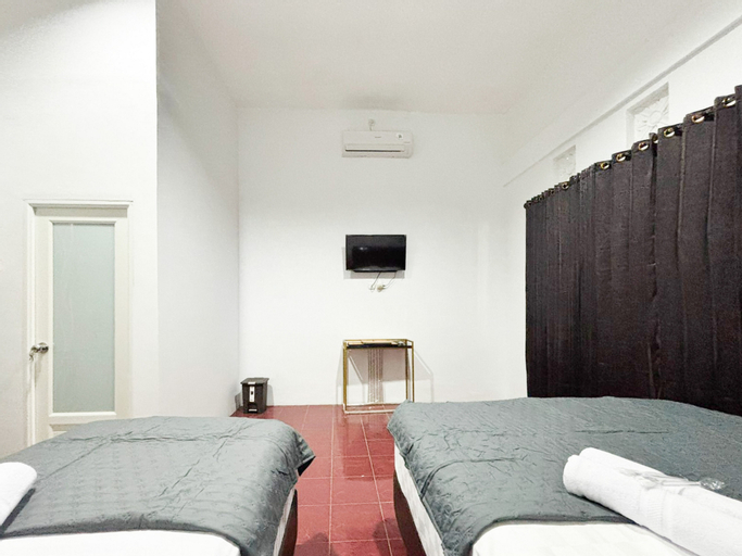 Bedroom 12