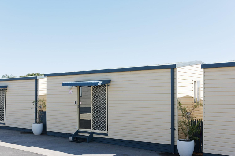 Exterior 11