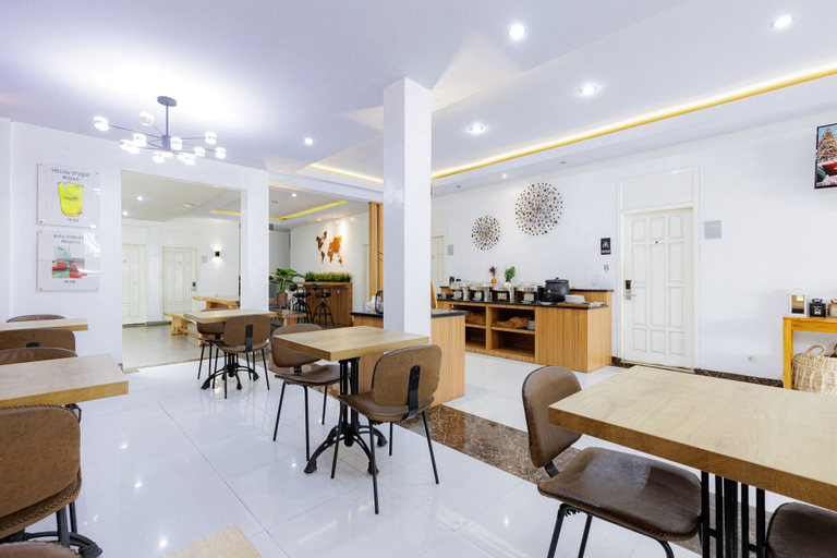 Food & Drinks, RedDoorz Plus Syariah near Museum Lampung, Bandar Lampung