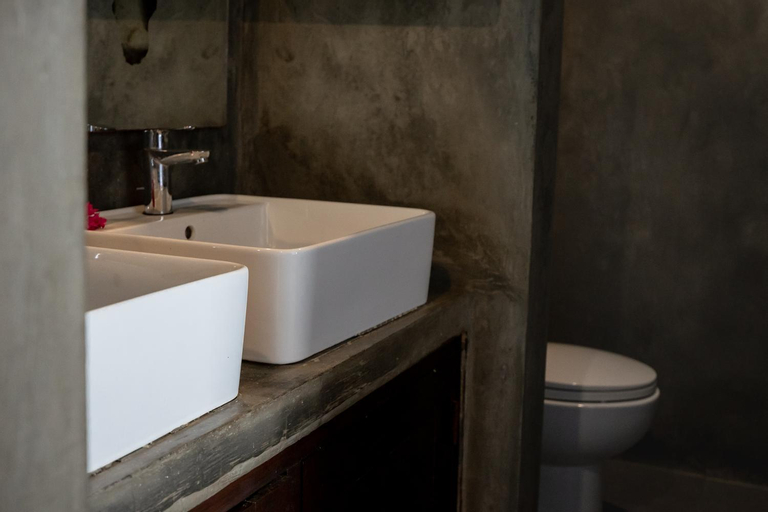 Bathroom 7