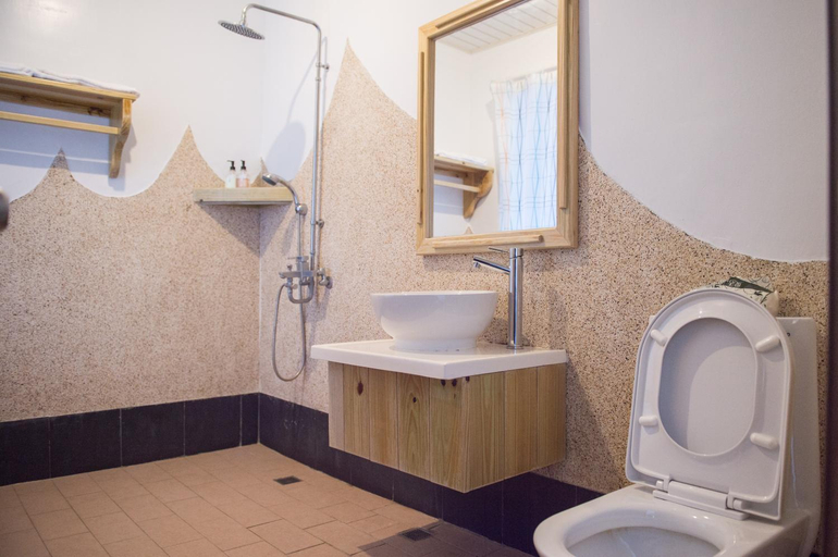 Bathroom 3, Country Lane, Pingtung