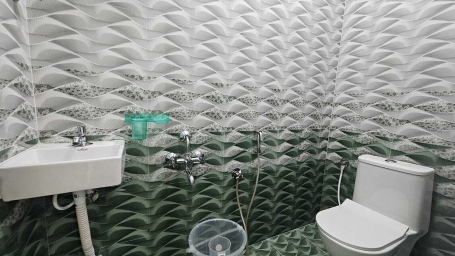 Bathroom 4, Metro Residency.com, Chennai