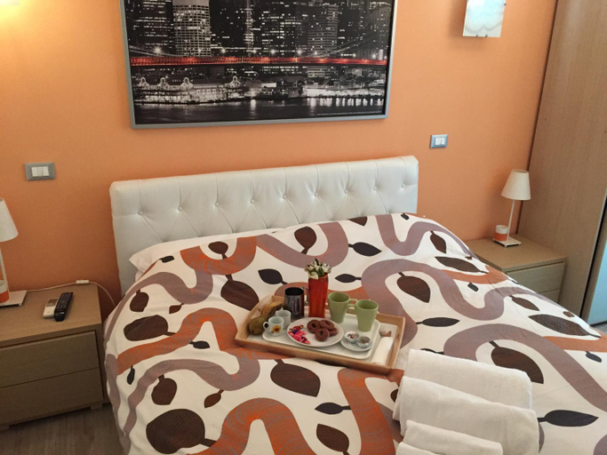 Others 5, B&B SPQR, Rome
