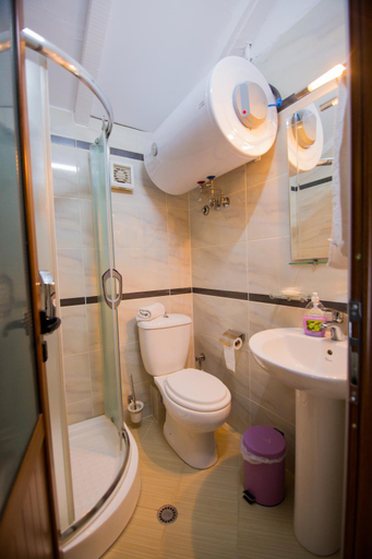 Bathroom 3, Hotel Dea 2002, Korçës