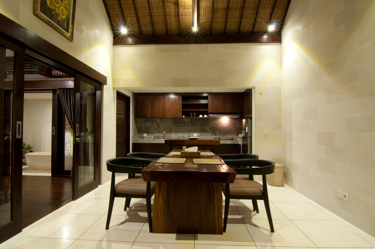 Dining Room 4