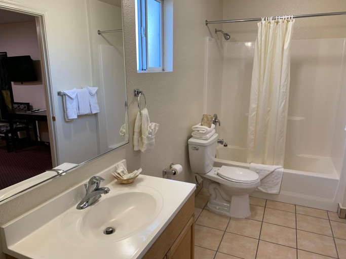 Bathroom 3, Seaview Inn Grover Beach, San Luis Obispo