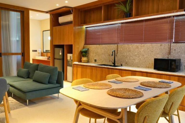 Dining Room 11