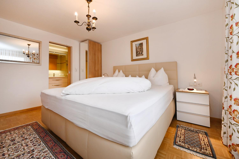 Bedroom 2, Hotel Montabella, Bludenz