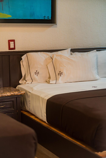 Bedroom 2, Hotel Don Quijote Plaza - Guadalajara Centro Historico, Guadalajara