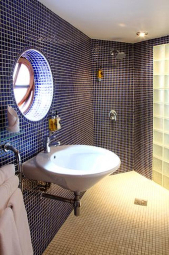 Bathroom 3, Cheshire Cat, Cheshire East