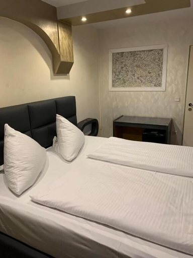 Bedroom 3, Hotel Ristorante Sicilia, Gifhorn