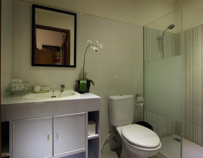 Bathroom 8