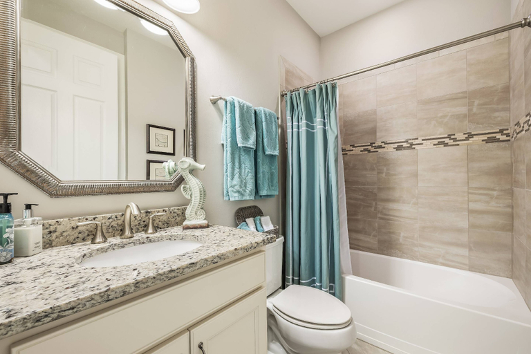 Bathroom 4, 12894 Epping Way, Lee