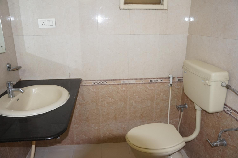 Bathroom 3, Hotel Surya Residency, Bangalore