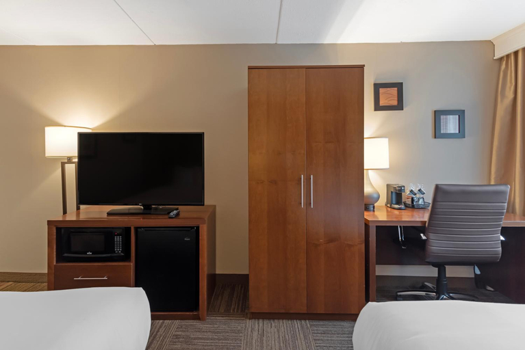 Bedroom 3, Comfort Inn Bangor North, Penobscot