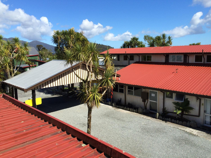 Others 5, Chateau Backpackers & Motels, Westland