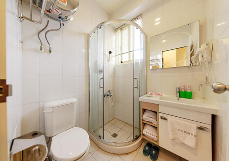 Bathroom 9